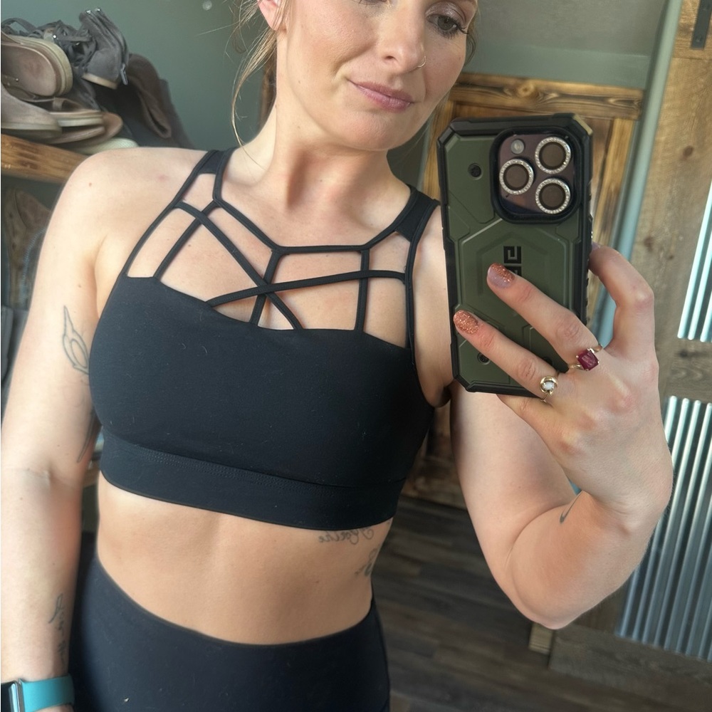Buffbunny caged bra